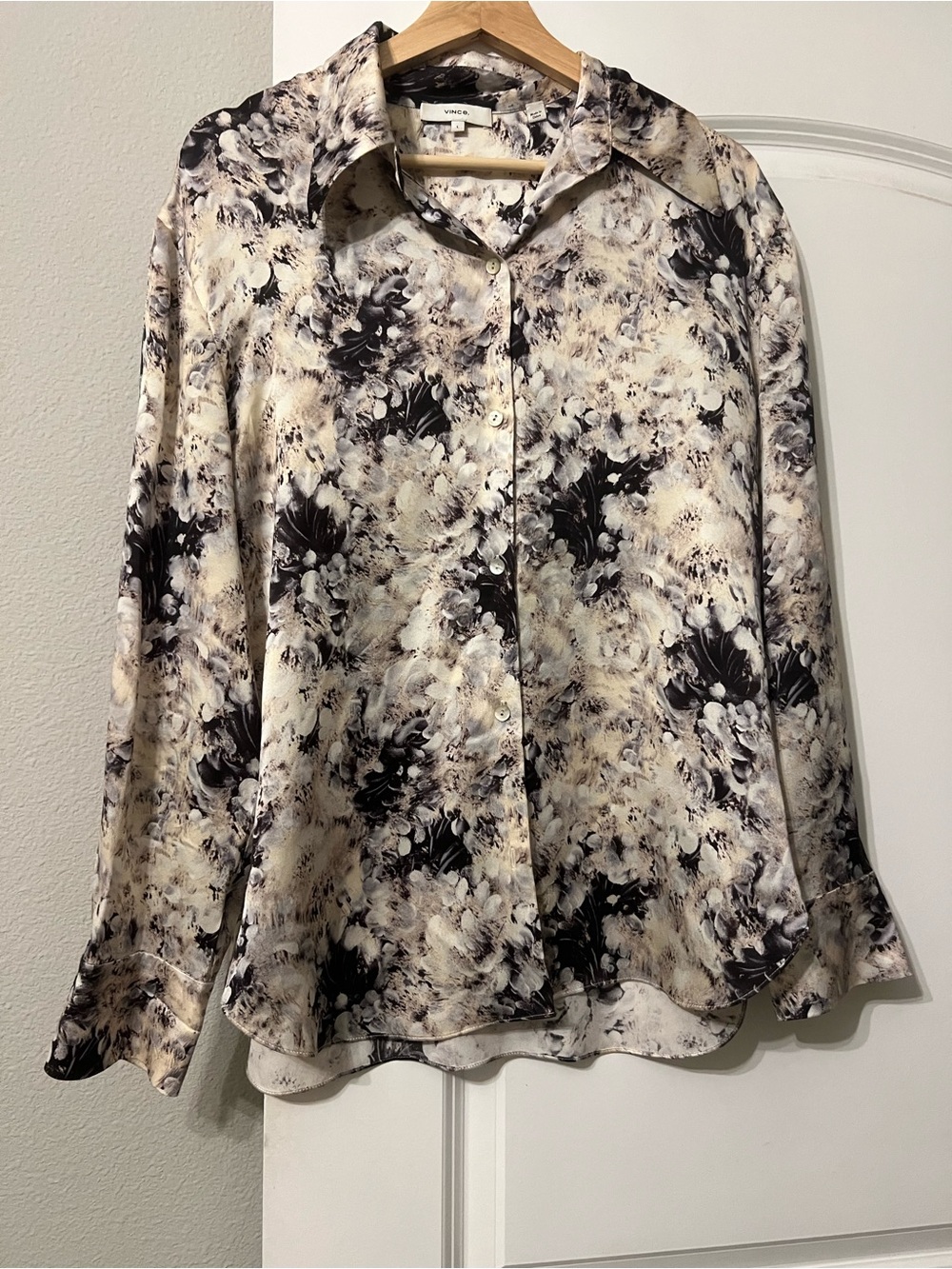 Vince 100% Silk Painted Crema Blouse